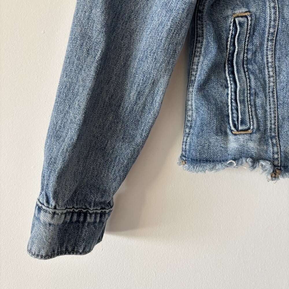 Lucky Brand Denim Tomboy Trucker Jacket Frayed Hem Size Small Boho Casual Grunge - Picture 6 of 14